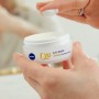 NIVEA 214056 Q10 POWER CREMA GIORNO ANTI-RUGHE RASSODANTE SPF15 50 ML,CREMA VISO ANTI-ETÀ PER 24 ORE DI IDRATAZIONE, CREMA ANTIRUGHE ARRICCHITA CON CREATINA E COENZIMA Q10